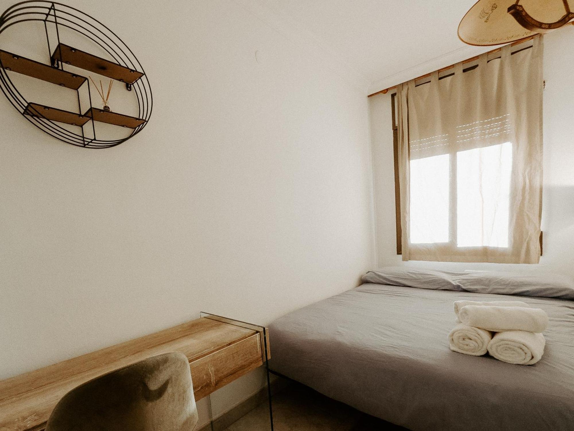 Charming Rooms In Shared Apartment Near Camp Nou Barselona Oda fotoğraf