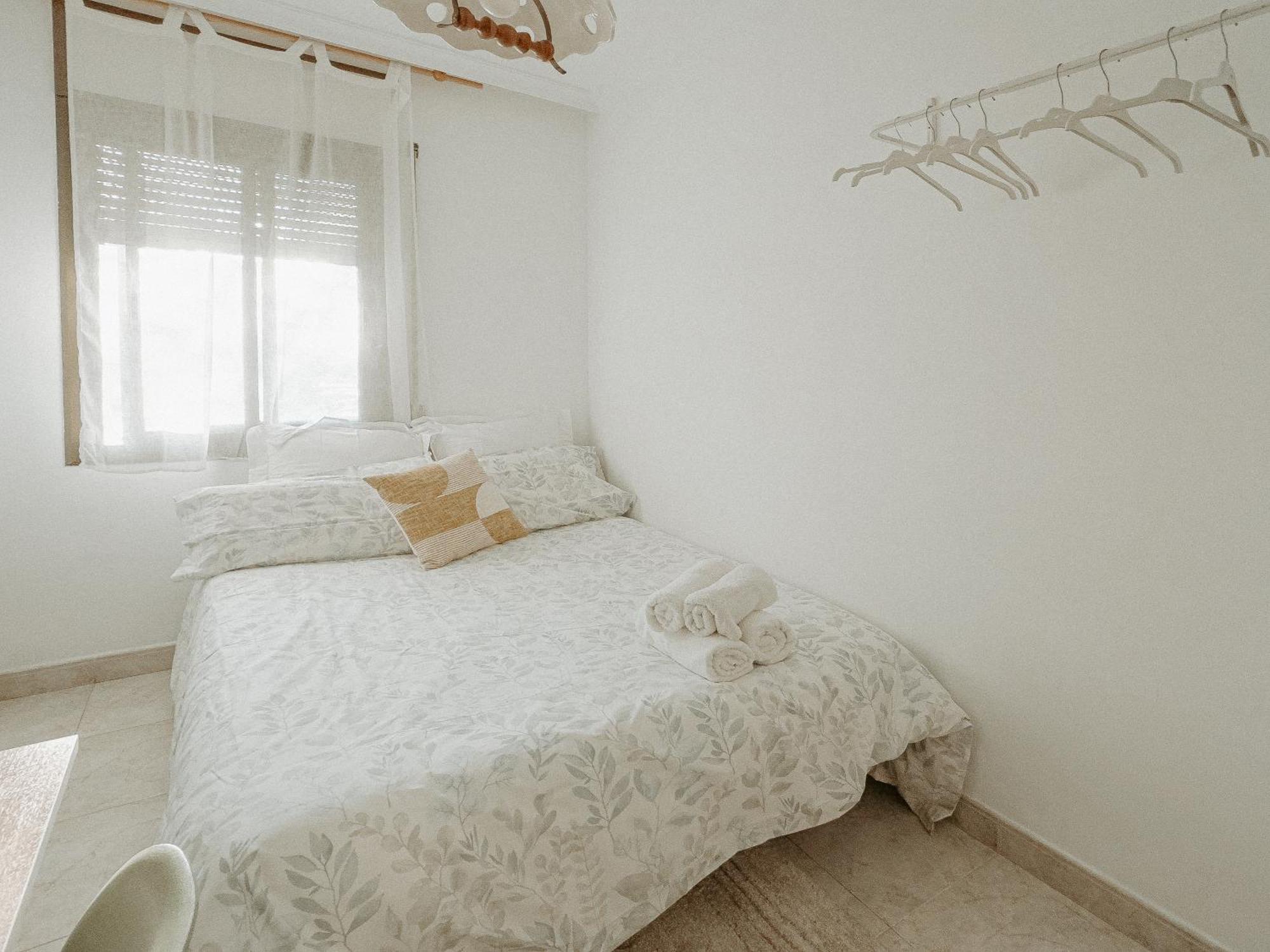 Charming Rooms In Shared Apartment Near Camp Nou Barselona Oda fotoğraf